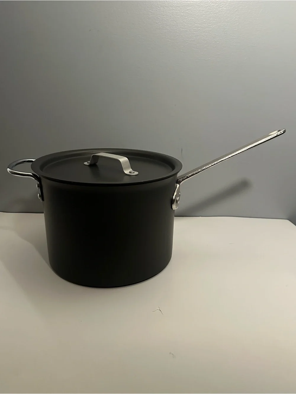 New Vintage Calphalon 8706-1/2 Stock Pot Sauce Pan 6.5 Quart Helper Handle USA